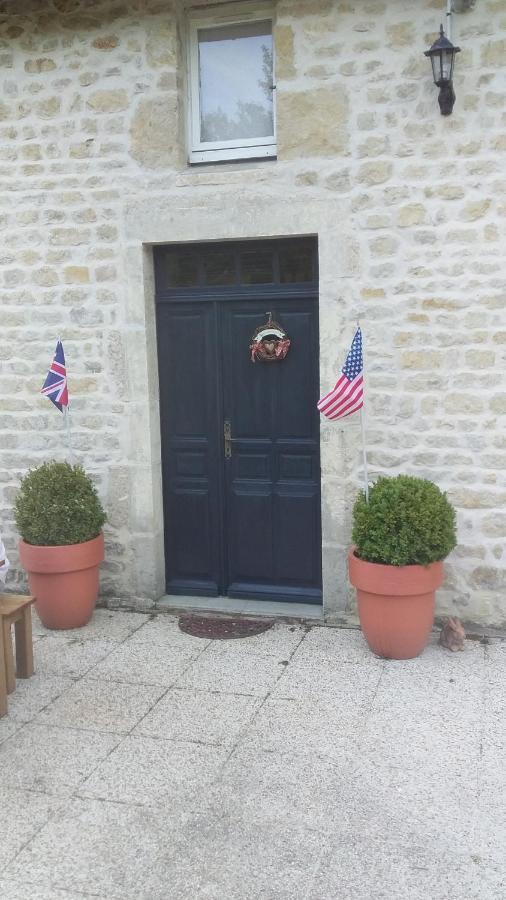 Chambre De Rose - Le Refuge Des Parachutistes - En Bordure Du Marais Neuville-au-Plain Exterior photo